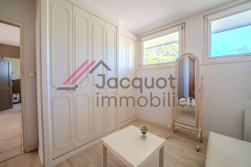 Maison - 192 m² - 6 pièces