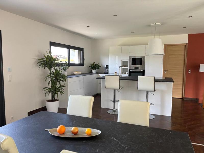 Maison - 160 m² - 6 pièces