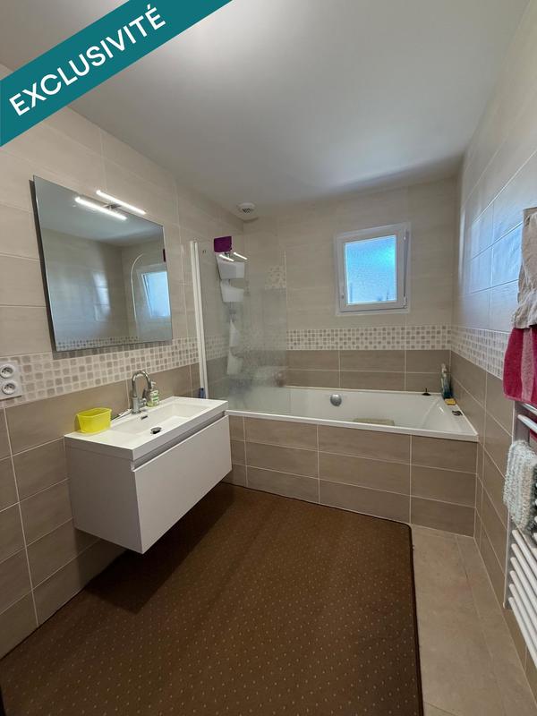 Maison - 127 m² - 9 pièces