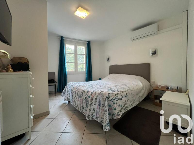 Maison - 205 m² - 9 pièces