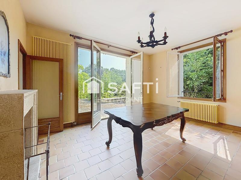 Maison - 220 m² - 8 pièces