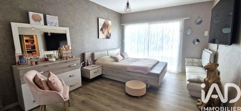 Maison - 220 m² - 5 pièces