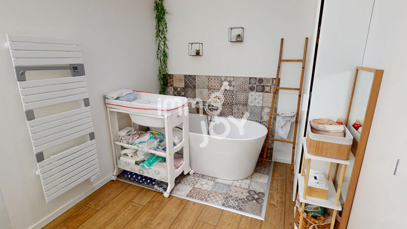 Maison - 181 m² - 8 pièces