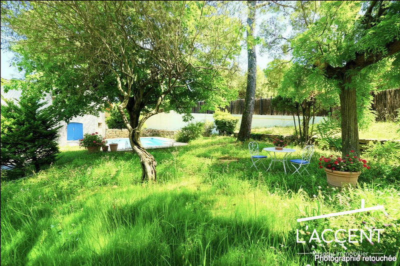 Maison - 435 m² - 8 pièces