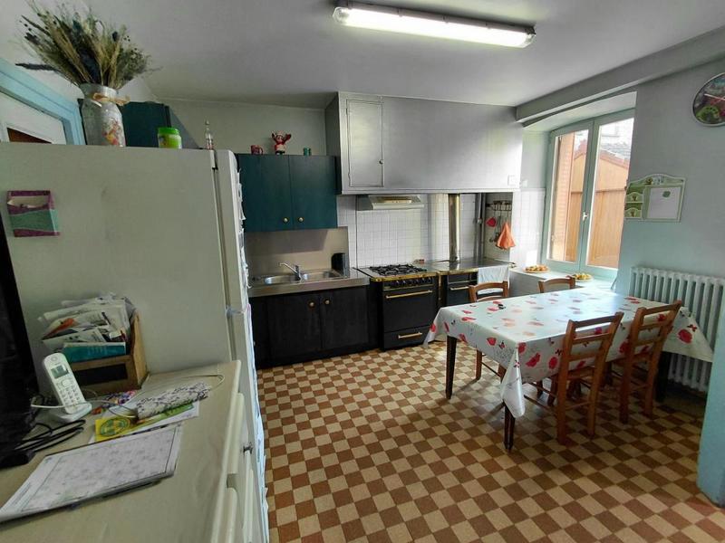 Maison - 250 m² - 10 pièces