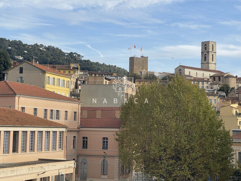 Appartement - 75 m² - 4 pièces