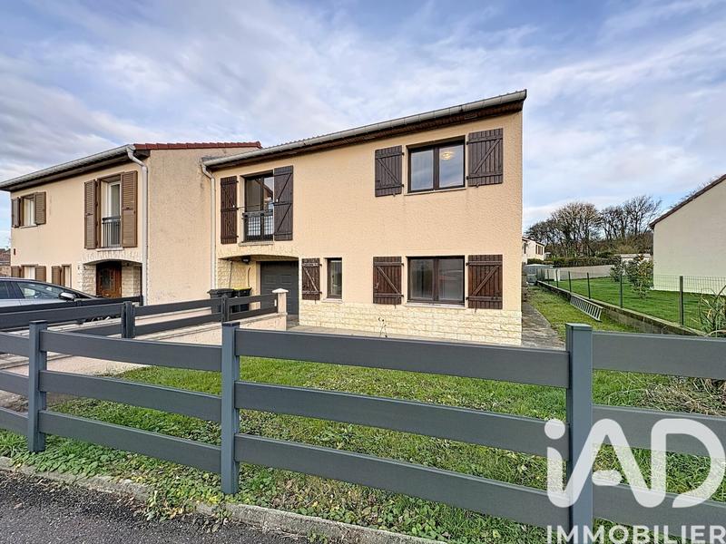 Maison - 90 m² - 5 pièces