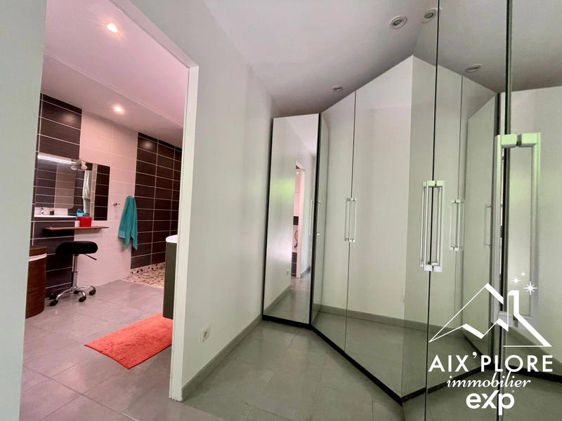 Maison - 157 m² - 6 pièces