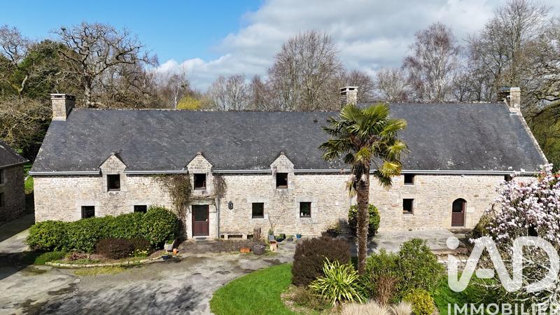 Maison - 246 m² - 7 pièces