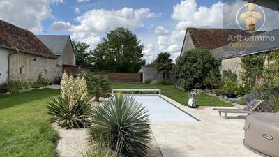 Maison - 250 m² - 8 pièces