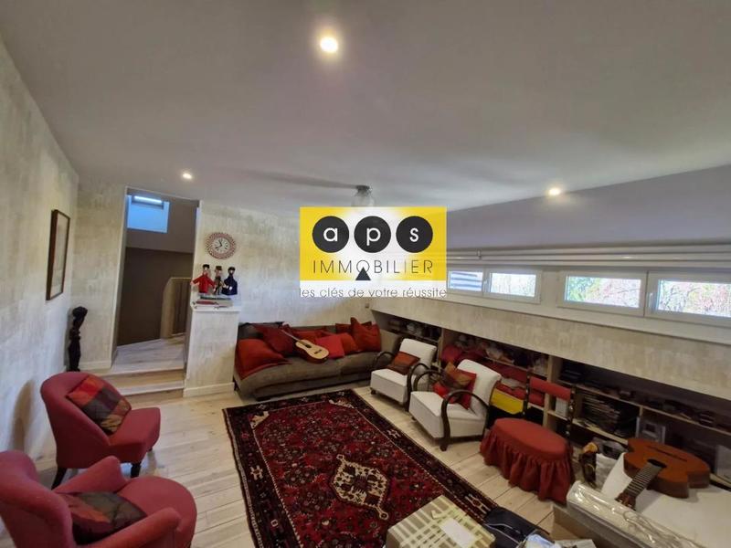 Maison de ville - 200 m² - 8 pièces