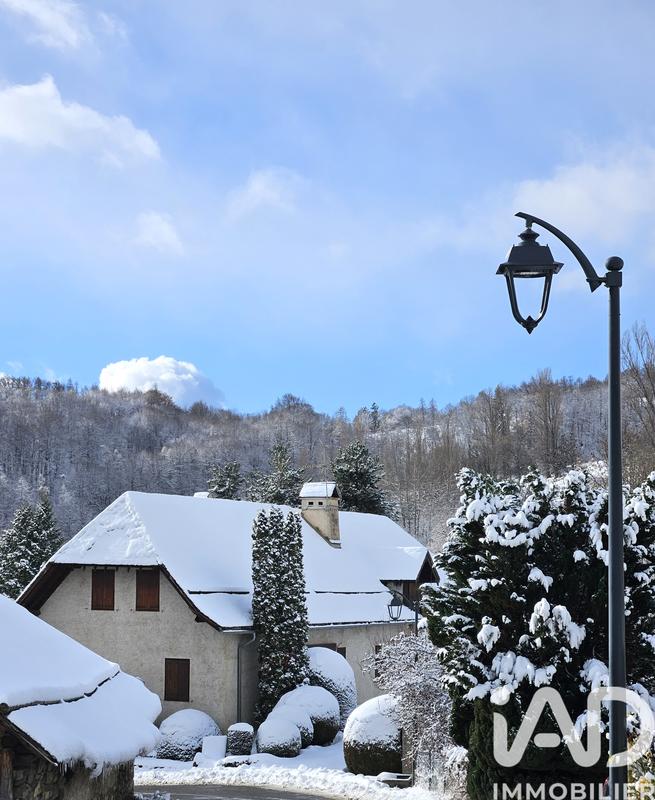 Maison - 372 m² - 14 pièces