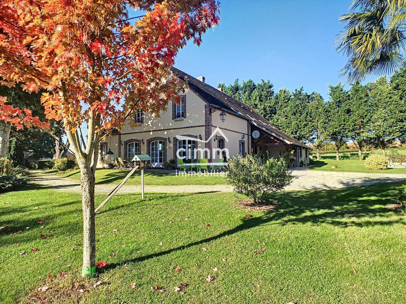 Maison - 365 m² - 15 pièces