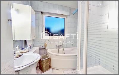 Maison - 236 m² - 10 pièces