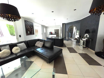 Villa - 170 m² - 6 pièces