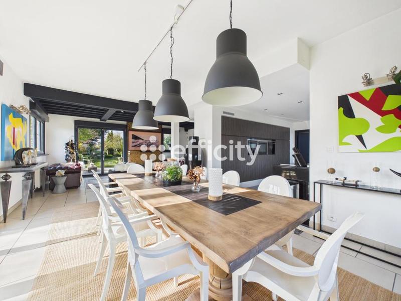 Demeure - 390 m² - 9 pièces