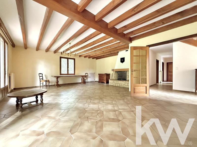 Maison - 180 m² - 10 pièces
