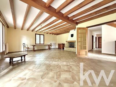 Maison - 180 m² - 10 pièces