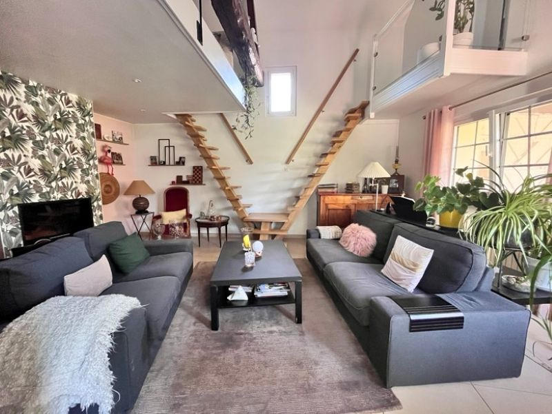 Maison - 196 m² - 8 pièces