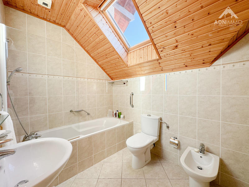 Maison - 205 m² - 6 pièces