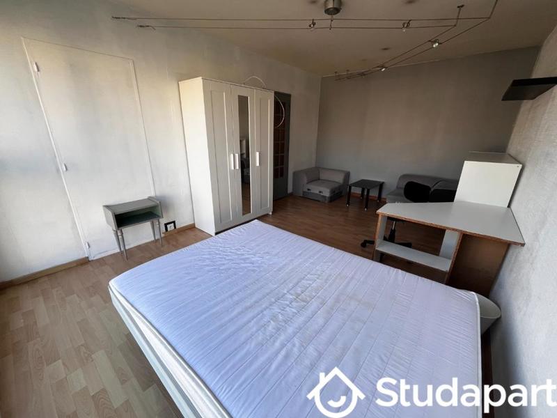 Chambre - 17 m² - 1 pièce