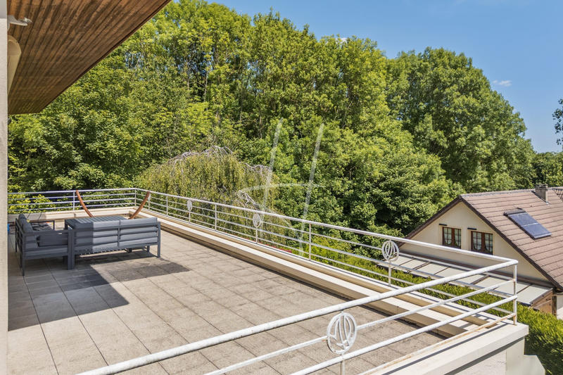 Villa - 223 m² - 8 pièces