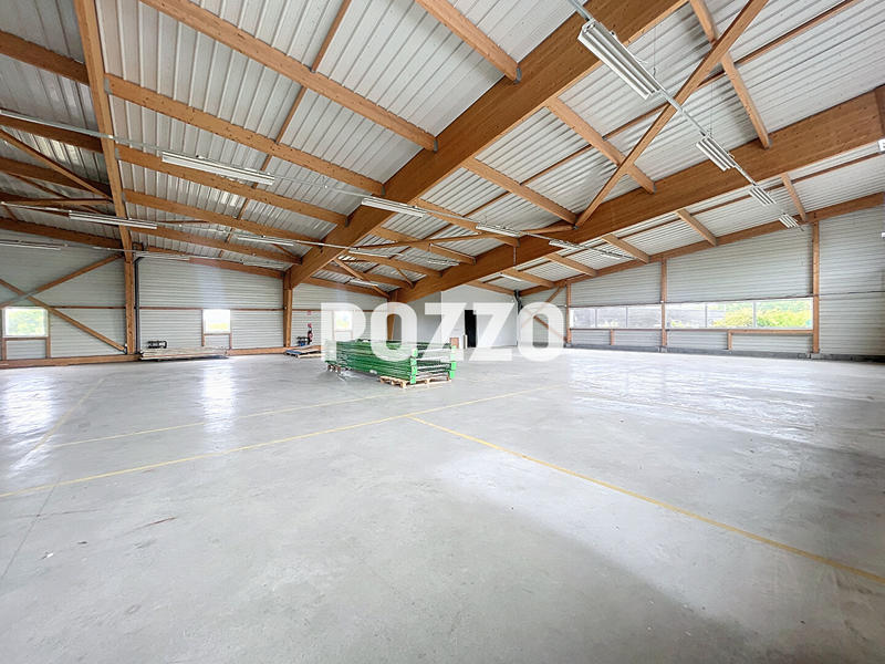 Local d'activité / Entrepôt - 798 m² - 9 pièces