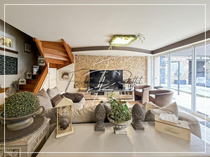 Maison - 210 m² - 5 pièces