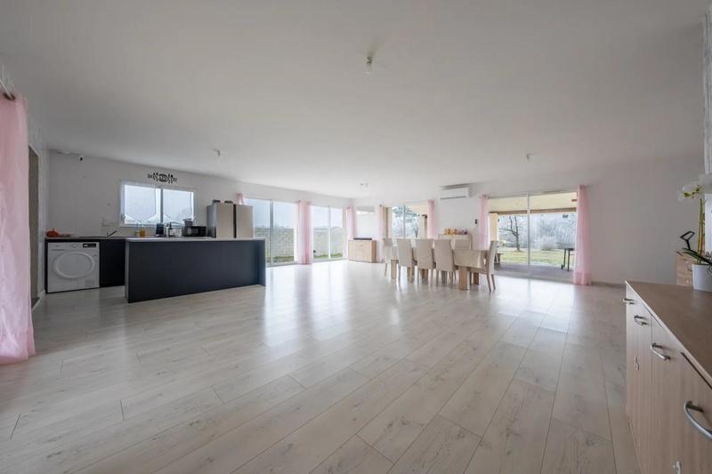Maison - 160 m² - 7 pièces