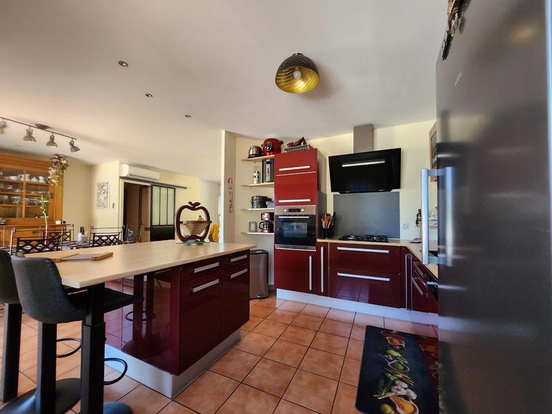 Maison - 102 m² - 5 pièces