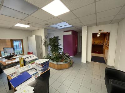 Local d'activités - 670 m²