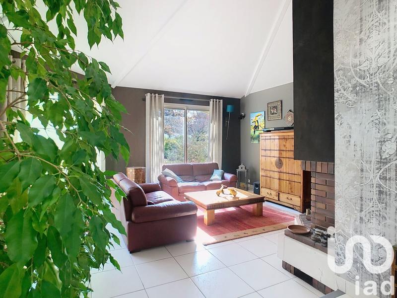 Maison - 202 m² - 8 pièces