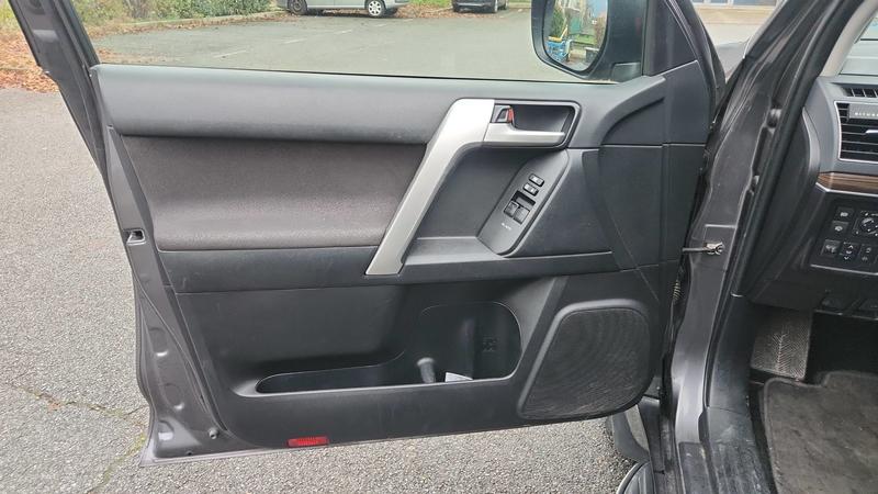 Toyota Land Cruiser 2.8 d-4d 204 4wd Bva Lounge - Automatique Entretien constructeur