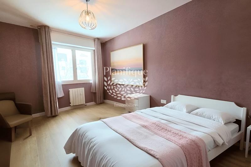 Appartement - 94 m² - 4 pièces