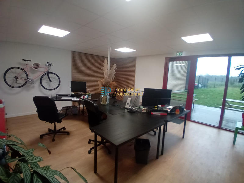 Local d'activités - 1 360 m²