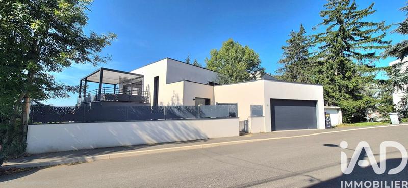 Maison - 150 m² - 5 pièces