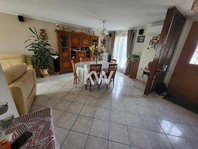 Maison - 99 m² - 5 pièces