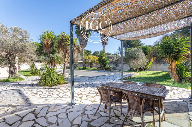 Villa - 240 m² - 5 pièces