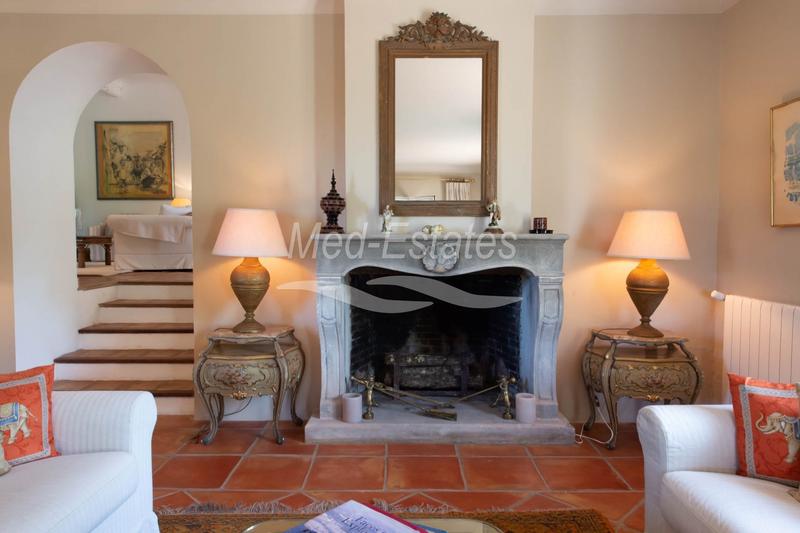 Villa - 242 m² - 8 pièces