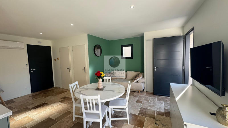 Maison - 235 m² - 8 pièces