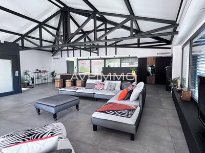 Villa - 415 m² - 6 pièces