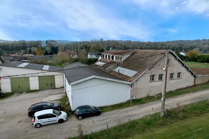 Local d'activité / Entrepôt - 879 m²