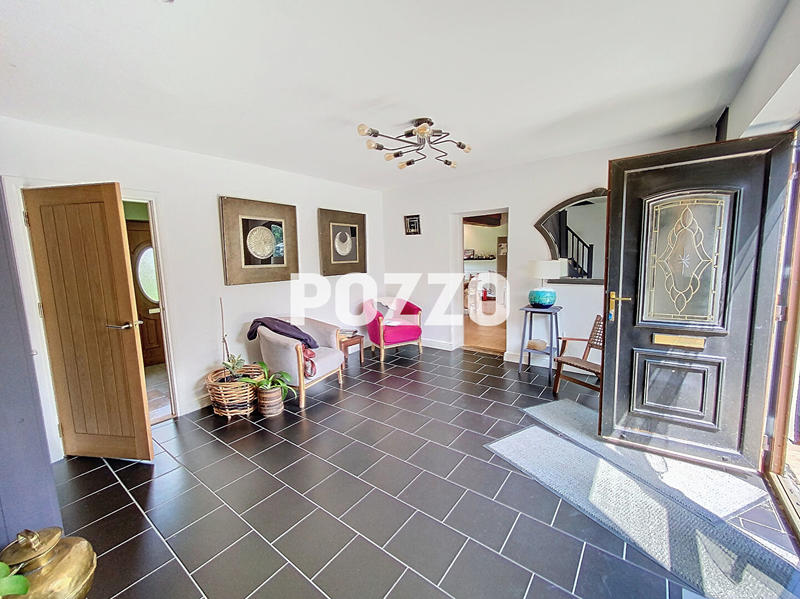 Maison - 248 m² - 6 pièces