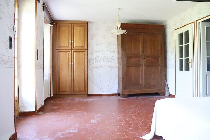 Maison - 237 m² - 8 pièces