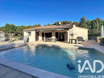 Maison - 230 m² - 8 pièces