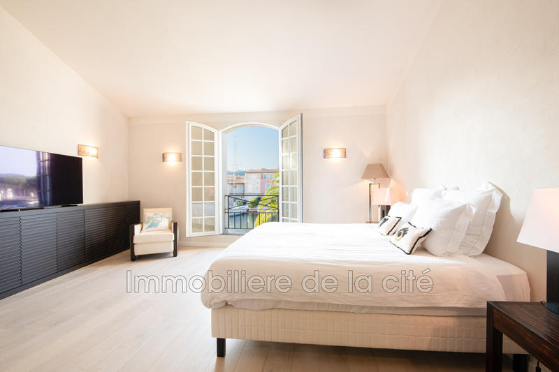 Maison - 210 m² - 7 pièces