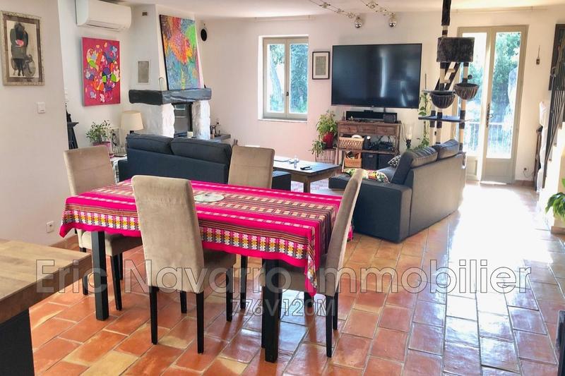 Propriété - 250 m² - 8 pièces