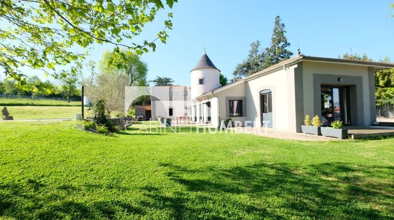 Maison - 380 m² - 9 pièces