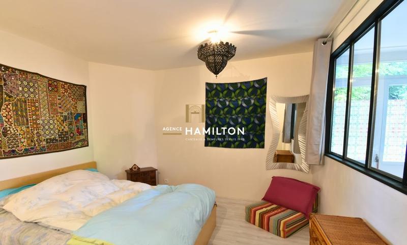 Maison - 220 m² - 7 pièces