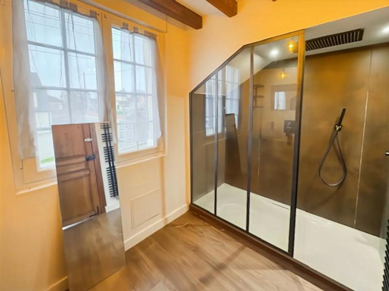 Maison - 220 m² - 6 pièces